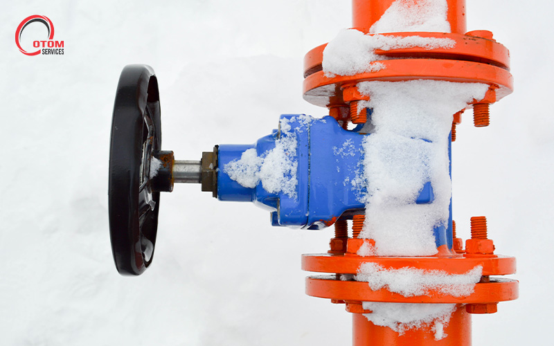 Cryogenic gate valve operating in extreme freezing temperatures.