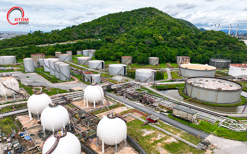 Cryogenic storage facility using specialized valves for gas transport.